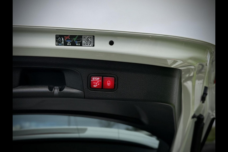 Mercedes-Benz GLE 400 e 4MATIC AMG Panoramadak|Burmester®|Camera 360°|Keyless|Head-up|Luchtvering|Stuurverw. Mercedes-Benz GLE 400 e 4MATIC AMG Panoramadak|Burmester®|Camera 360°|Keyless|Head-up|Luchtvering|Stuurverw.