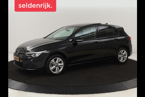 Volkswagen Golf 1.5 TSI Life Bns | Panoramadak | Adaptive Cruise | Stoelverwarming | Camera | Navigatie | Carplay | Sfeerverlichting