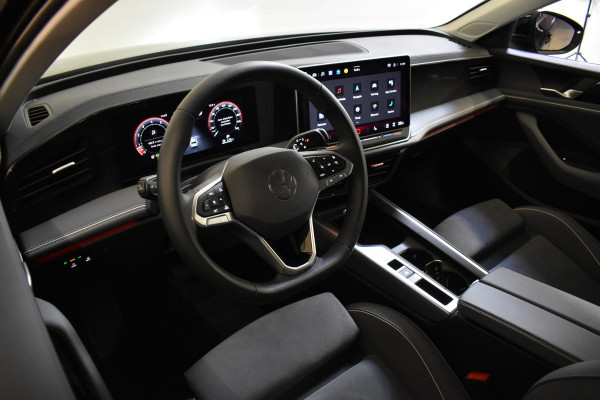 Volkswagen Passat Variant 1.5 eTSI 150PK DSG BUSINESS 360-CAMERA/ALCANTARA/TREKHAAK