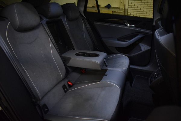 Volkswagen Passat Variant 1.5 eTSI 150PK DSG BUSINESS 360-CAMERA/ALCANTARA/TREKHAAK