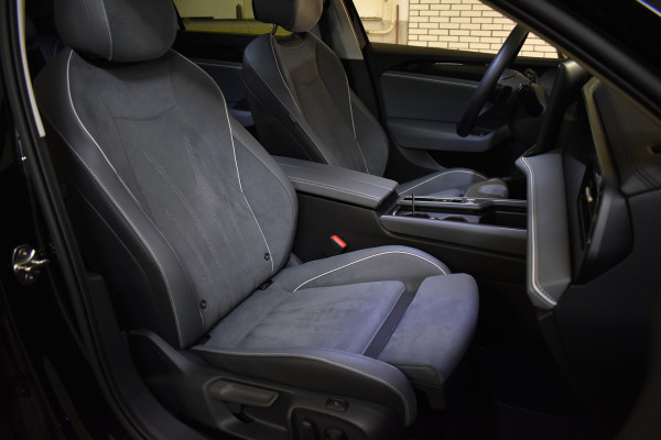 Volkswagen Passat Variant 1.5 eTSI 150PK DSG BUSINESS 360-CAMERA/ALCANTARA/TREKHAAK
