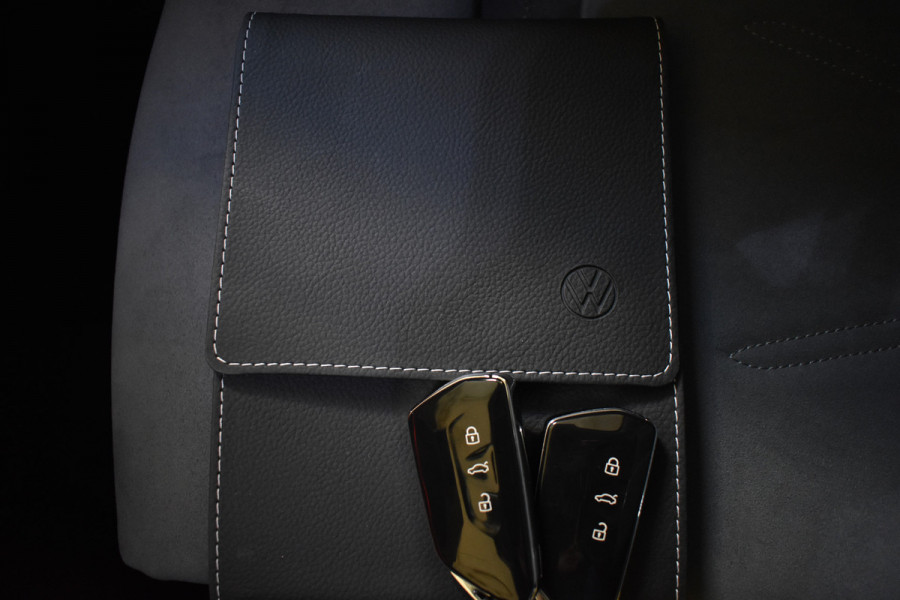 Volkswagen Passat Variant 1.5 eTSI 150PK DSG BUSINESS 360-CAMERA/ALCANTARA/TREKHAAK