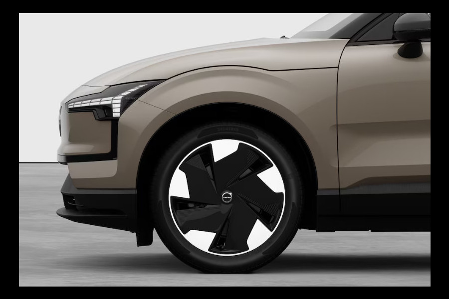 Volvo EX30 272PK Automaat Single Ext. Range Plus Europa / Elektrische stoelen met geheugen / Stoel - en stuurwielverwarming / Harman Kardon audio / Elektrische achterklep / Keyless entry / Adaptieve Cruise Control / BLIS / Dodehoek Detectie / Parkeersensoren voor en achter / Achteruitrijcamera / Warmtepomp / Google Services/