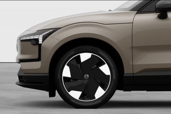 Volvo EX30 272PK Automaat Single Ext. Range Plus Europa / Elektrische stoelen met geheugen / Stoel - en stuurwielverwarming / Harman Kardon audio / Elektrische achterklep / Keyless entry / Adaptieve Cruise Control / BLIS / Dodehoek Detectie / Parkeersensoren voor en achter / Achteruitrijcamera / Warmtepomp / Google Services/