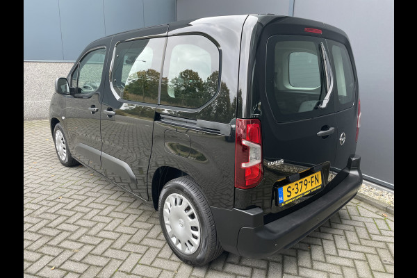 Opel Combo Tour 1.2 Turbo L1H1 Edition Airco - Cruise control - Parkeer sensoren achter - MF stuurwiel -  Apple carplay/Android auto - Bluetooth - Zijschuifdeur L+R Opel Combo Tour 1.2 Turbo L1H1 Edition Airco - Cruise control - Parkeer sensoren achter - MF stuurwiel -  Apple carplay/Android auto - Bluetooth - Zijschuifdeur L+R