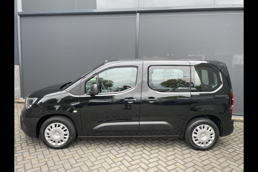Opel Combo Tour 1.2 Turbo L1H1 Edition Airco - Cruise control - Parkeer sensoren achter - MF stuurwiel -  Apple carplay/Android auto - Bluetooth - Zijschuifdeur L+R Opel Combo Tour 1.2 Turbo L1H1 Edition Airco - Cruise control - Parkeer sensoren achter - MF stuurwiel -  Apple carplay/Android auto - Bluetooth - Zijschuifdeur L+R