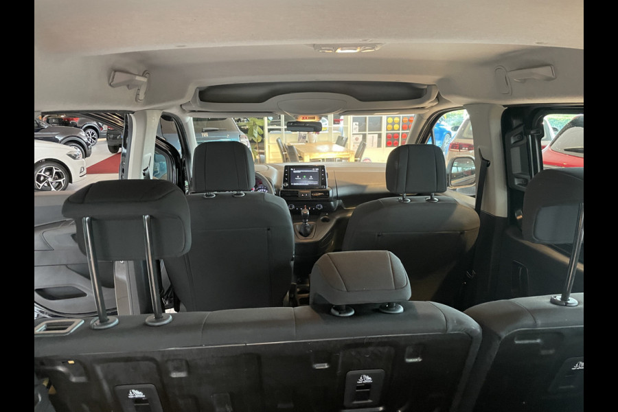 Opel Combo Tour 1.2 Turbo L1H1 Edition Airco - Cruise control - Parkeer sensoren achter - MF stuurwiel -  Apple carplay/Android auto - Bluetooth - Zijschuifdeur L+R Opel Combo Tour 1.2 Turbo L1H1 Edition Airco - Cruise control - Parkeer sensoren achter - MF stuurwiel -  Apple carplay/Android auto - Bluetooth - Zijschuifdeur L+R