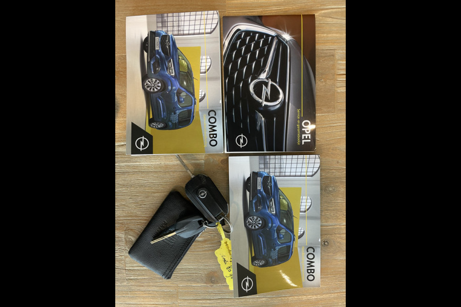 Opel Combo Tour 1.2 Turbo L1H1 Edition Airco - Cruise control - Parkeer sensoren achter - MF stuurwiel -  Apple carplay/Android auto - Bluetooth - Zijschuifdeur L+R Opel Combo Tour 1.2 Turbo L1H1 Edition Airco - Cruise control - Parkeer sensoren achter - MF stuurwiel -  Apple carplay/Android auto - Bluetooth - Zijschuifdeur L+R