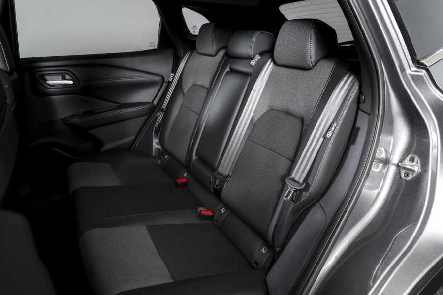 Nissan QASHQAI 1.3 MHEV Xtronic N-Connecta 158 PK - Automaat | Cold Pack | Easy Pack | Dig. Cockpit | Adapt. Cruise | PDC | 360 Camera | NAV + App. Connect | ECC | Elek. Klep | LM 18" | 6918