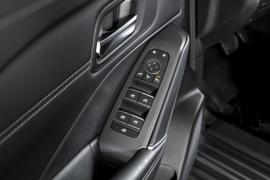 Nissan QASHQAI 1.3 MHEV Xtronic N-Connecta 158 PK - Automaat | Cold Pack | Easy Pack | Dig. Cockpit | Adapt. Cruise | PDC | 360 Camera | NAV + App. Connect | ECC | Elek. Klep | LM 18" | 6918