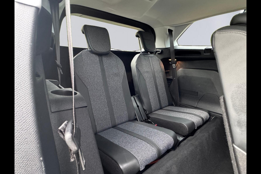 Peugeot 5008 1.6 PureTech 181 pk GT-Line, 7 persoons, achteruitrijcamera ,parelmoer, navigatie, trekhaak