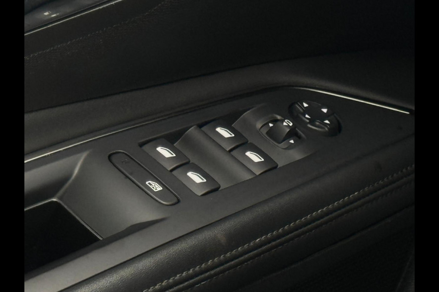 Peugeot 5008 1.6 PureTech 181 pk GT-Line, 7 persoons, achteruitrijcamera ,parelmoer, navigatie, trekhaak