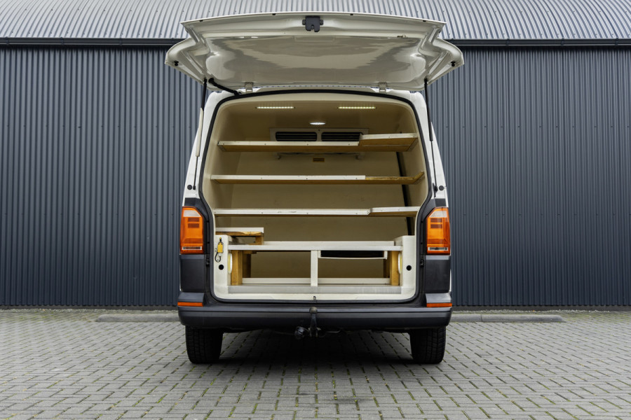 Volkswagen Transporter T5 2.0 TDI L1H1 | Koelwagen | Dag en nachtkoeling | 3-Zits | Cruise | Airco | Euro 6 Volkswagen Transporter T5 2.0 TDI L1H1 | Koelwagen | Dag en nachtkoeling | 3-Zits | Cruise | Airco | Euro 6