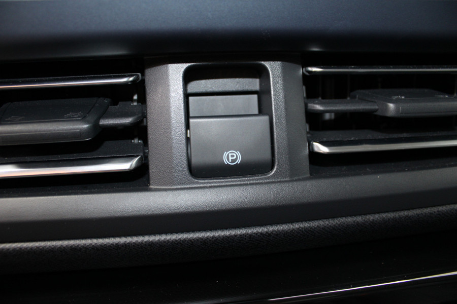 Ford Tourneo Custom 2.5 PHEV Active | Full Options | Panoramadak | Trekhaak | Led | B&O | BLIS