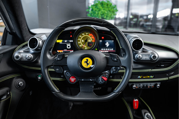 Ferrari F8 Tributo 3.9 V8 HELE - Argento Nurburgring | Passenger Display | Racing Seats | Lift
