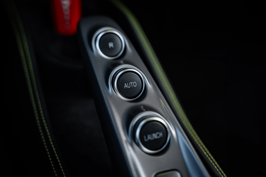 Ferrari F8 Tributo 3.9 V8 HELE - Argento Nurburgring | Passenger Display | Racing Seats | Lift