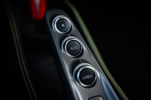 Ferrari F8 Tributo 3.9 V8 HELE - Argento Nurburgring | Passenger Display | Racing Seats | Lift