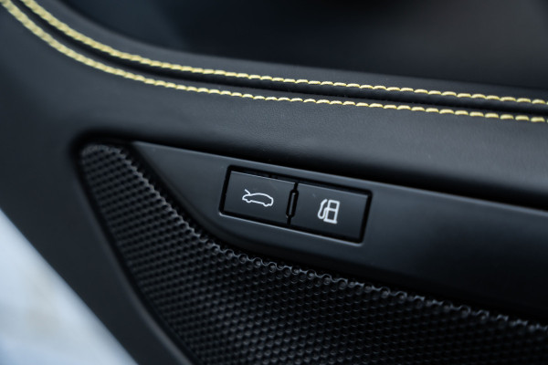 Ferrari F8 Tributo 3.9 V8 HELE - Argento Nurburgring | Passenger Display | Racing Seats | Lift