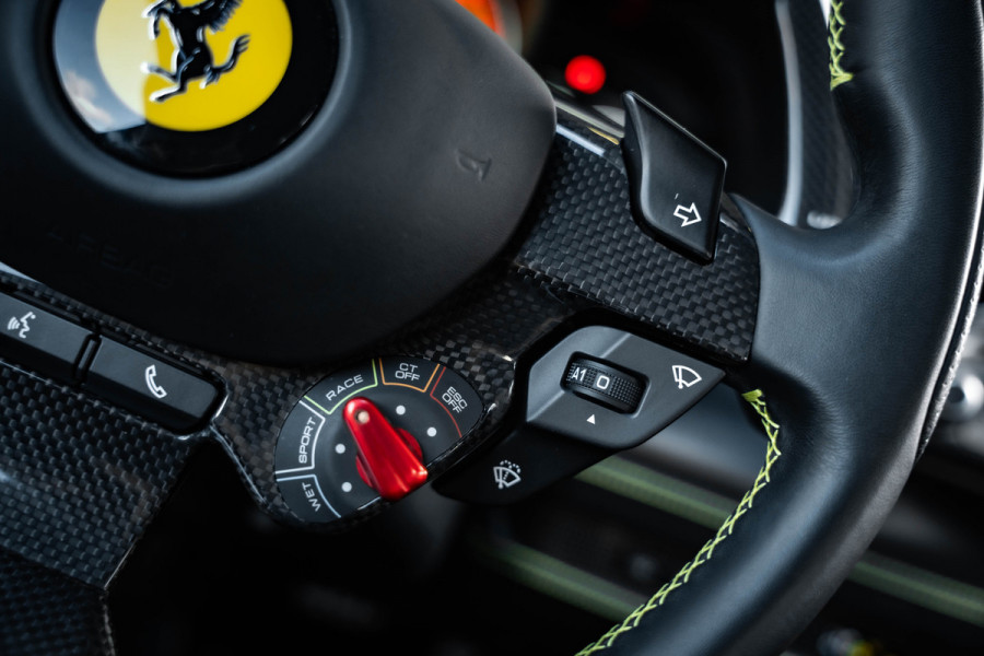 Ferrari F8 Tributo 3.9 V8 HELE - Argento Nurburgring | Passenger Display | Racing Seats | Lift