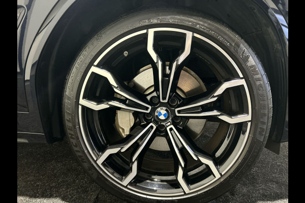 BMW iX3 High Executive 80 kWh | Panoramadak | Lederen bekleding | HUD |  21 inch Velgen | Sportstoelen | M - Sport
