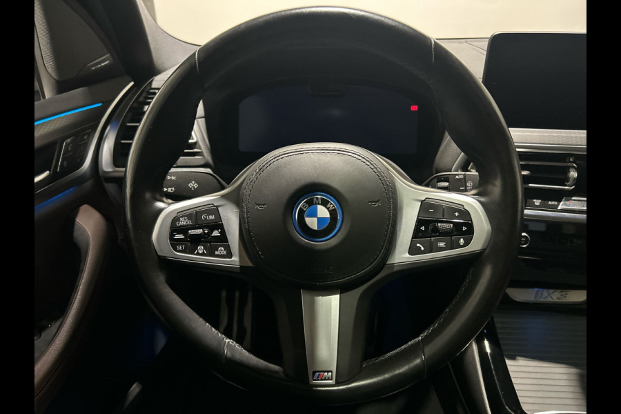BMW iX3 High Executive 80 kWh | Panoramadak | Lederen bekleding | HUD |  21 inch Velgen | Sportstoelen | M - Sport