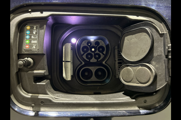 BMW iX3 High Executive 80 kWh | Panoramadak | Lederen bekleding | HUD |  21 inch Velgen | Sportstoelen | M - Sport
