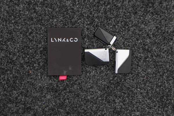 Lynk & Co 01 1.5 Plug-in Hybrid Automaat Two-Tone, Panoramadak, ACC, Keyless, Navigatie, PDC, LED, 20''