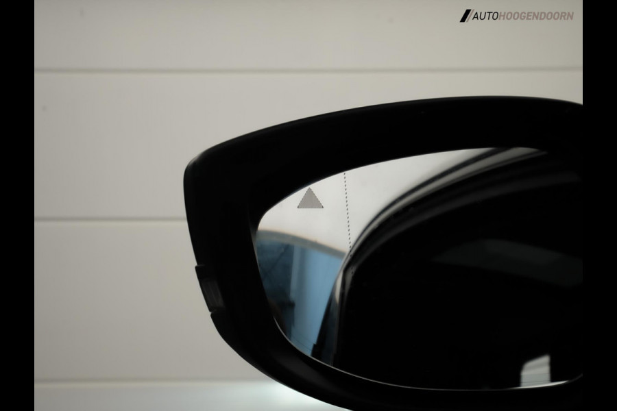 Mazda CX-30 2.0 e-SkyActiv-X M Hybrid Luxury (APPLE CARPLAY,HEAD-UP DISPLAY,SCHUIFDAK,BOSE,KEYLESS,DODEHOEK,360 CAMERA,TREKHAAK)