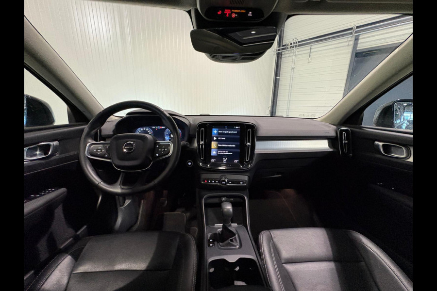 Volvo XC40 T2 Momentum Leder Panoramadak Parkeercamera 129pk