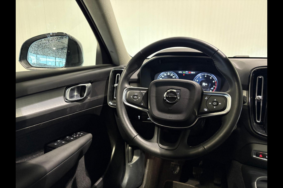 Volvo XC40 T2 Momentum Leder Panoramadak Parkeercamera 129pk