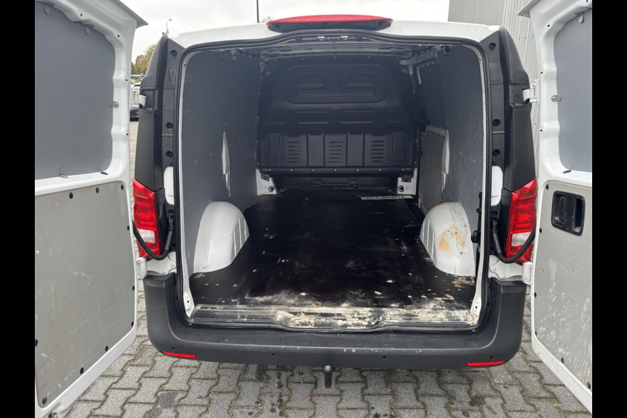 Mercedes-Benz Vito 111 CDI Lang*A/C*NAVI*CRUISE*HAAK* Mercedes-Benz Vito 111 CDI Lang*A/C*NAVI*CRUISE*HAAK*