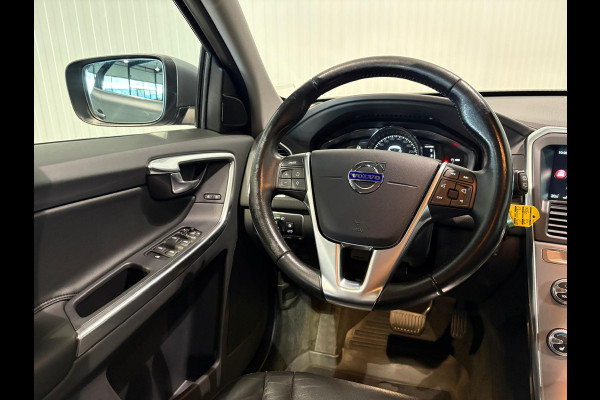 Volvo XC60 D4 Aut. Summum Leder Stoelverwarming Trekhaak Parkeercamera 190pk Volvo XC60 D4 Aut. Summum Leder Stoelverwarming Trekhaak Parkeercamera 190pk