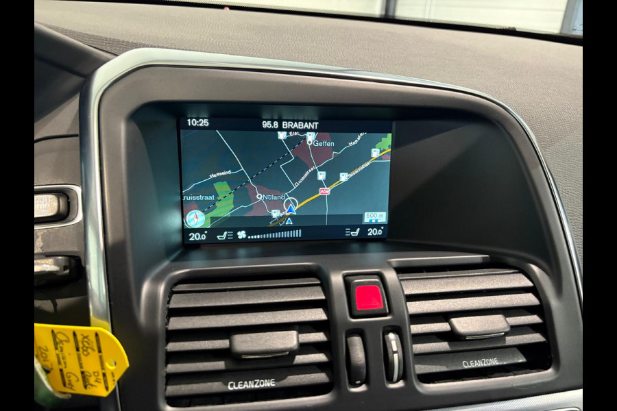 Volvo XC60 D4 Aut. Summum Leder Stoelverwarming Trekhaak Parkeercamera 190pk Volvo XC60 D4 Aut. Summum Leder Stoelverwarming Trekhaak Parkeercamera 190pk