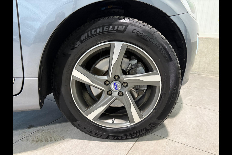 Volvo XC60 D4 Aut. Summum Leder Stoelverwarming Trekhaak Parkeercamera 190pk Volvo XC60 D4 Aut. Summum Leder Stoelverwarming Trekhaak Parkeercamera 190pk