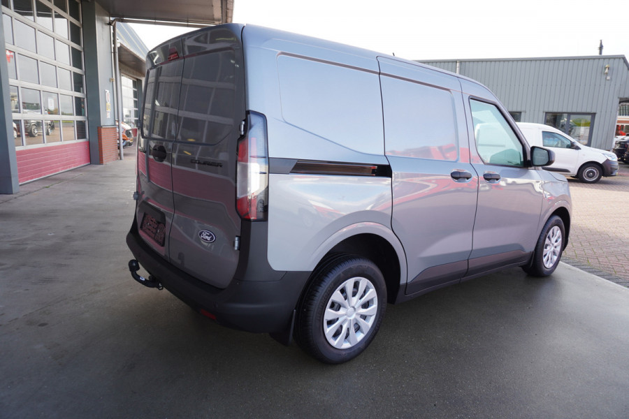Ford Transit Courier 1.0 EcoBoost 125PK Trend Benzine Automaat NR.V200 | Airco | Cruise | Trekhaak | Apple CP- Android auto Ford Transit Courier 1.0 EcoBoost 125PK Trend Benzine Automaat NR.V200 | Airco | Cruise | Trekhaak | Apple CP- Android auto