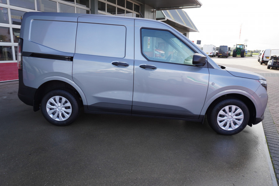 Ford Transit Courier 1.0 EcoBoost 125PK Trend Benzine Automaat NR.V200 | Airco | Cruise | Trekhaak | Apple CP- Android auto Ford Transit Courier 1.0 EcoBoost 125PK Trend Benzine Automaat NR.V200 | Airco | Cruise | Trekhaak | Apple CP- Android auto