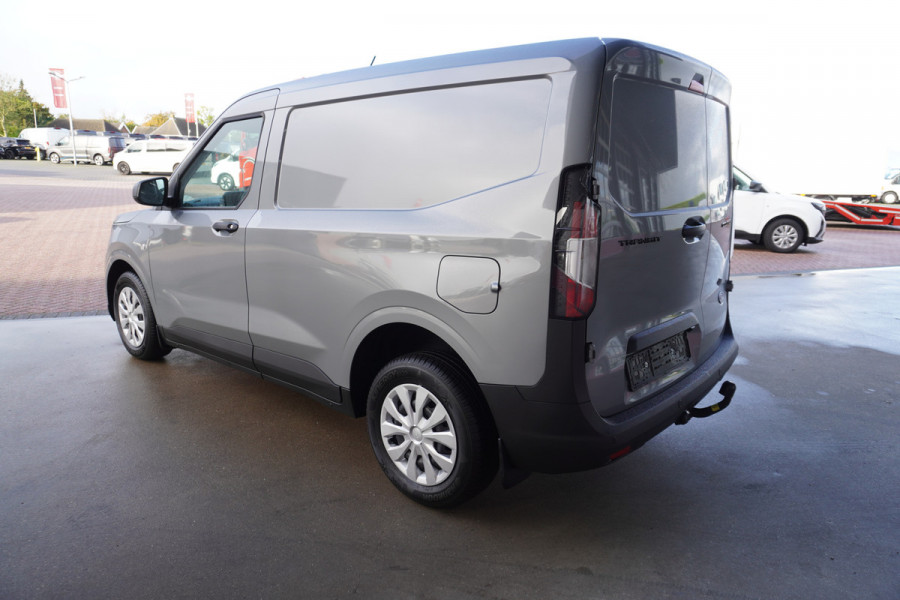 Ford Transit Courier 1.0 EcoBoost 125PK Trend Benzine Automaat NR.V200 | Airco | Cruise | Trekhaak | Apple CP- Android auto Ford Transit Courier 1.0 EcoBoost 125PK Trend Benzine Automaat NR.V200 | Airco | Cruise | Trekhaak | Apple CP- Android auto