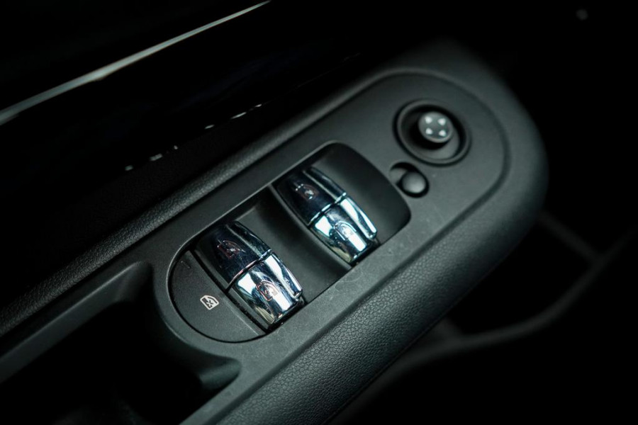 MINI Clubman 2.0 Cooper S / Aut / Leder / Stoelverwarming / Camera / LED MINI Clubman 2.0 Cooper S / Aut / Leder / Stoelverwarming / Camera / LED