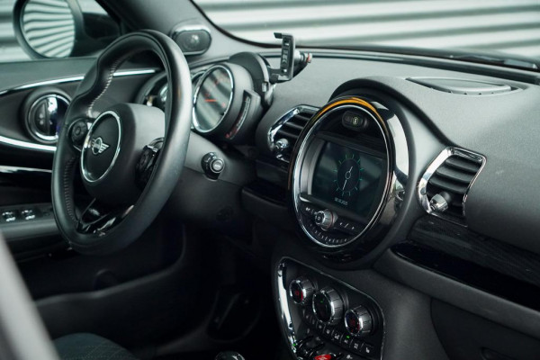 MINI Clubman 2.0 Cooper S / Aut / Leder / Stoelverwarming / Camera / LED MINI Clubman 2.0 Cooper S / Aut / Leder / Stoelverwarming / Camera / LED