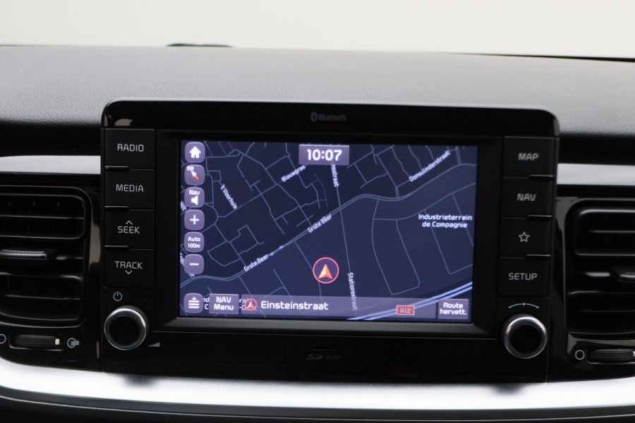 Kia Stonic 1.0 T-GDi Sports Edition Two-Tone, Camera, Apple Carplay, Cruise, PDC, Trekhaak, 17" Kia Stonic 1.0 T-GDi Sports Edition Two-Tone, Camera, Apple Carplay, Cruise, PDC, Trekhaak, 17"