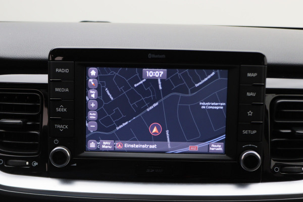 Kia Stonic 1.0 T-GDi Sports Edition Two-Tone, Camera, Apple Carplay, Cruise, PDC, Trekhaak, 17" Kia Stonic 1.0 T-GDi Sports Edition Two-Tone, Camera, Apple Carplay, Cruise, PDC, Trekhaak, 17"