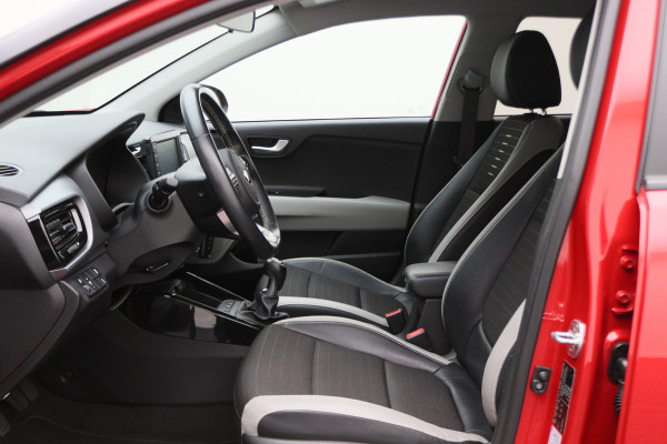 Kia Stonic 1.0 T-GDi Sports Edition Two-Tone, Camera, Apple Carplay, Cruise, PDC, Trekhaak, 17" Kia Stonic 1.0 T-GDi Sports Edition Two-Tone, Camera, Apple Carplay, Cruise, PDC, Trekhaak, 17"