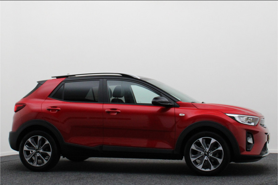 Kia Stonic 1.0 T-GDi Sports Edition Two-Tone, Camera, Apple Carplay, Cruise, PDC, Trekhaak, 17" Kia Stonic 1.0 T-GDi Sports Edition Two-Tone, Camera, Apple Carplay, Cruise, PDC, Trekhaak, 17"