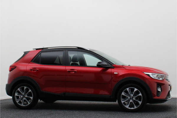 Kia Stonic 1.0 T-GDi Sports Edition Two-Tone, Camera, Apple Carplay, Cruise, PDC, Trekhaak, 17" Kia Stonic 1.0 T-GDi Sports Edition Two-Tone, Camera, Apple Carplay, Cruise, PDC, Trekhaak, 17"