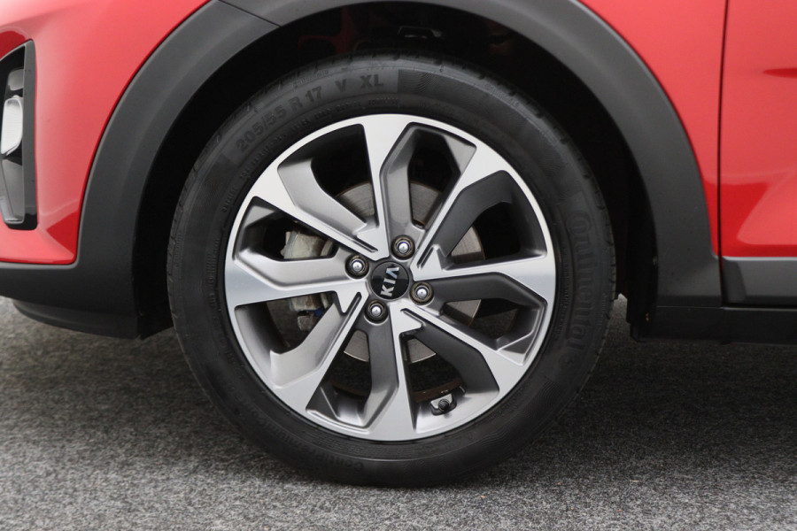 Kia Stonic 1.0 T-GDi Sports Edition Two-Tone, Camera, Apple Carplay, Cruise, PDC, Trekhaak, 17" Kia Stonic 1.0 T-GDi Sports Edition Two-Tone, Camera, Apple Carplay, Cruise, PDC, Trekhaak, 17"