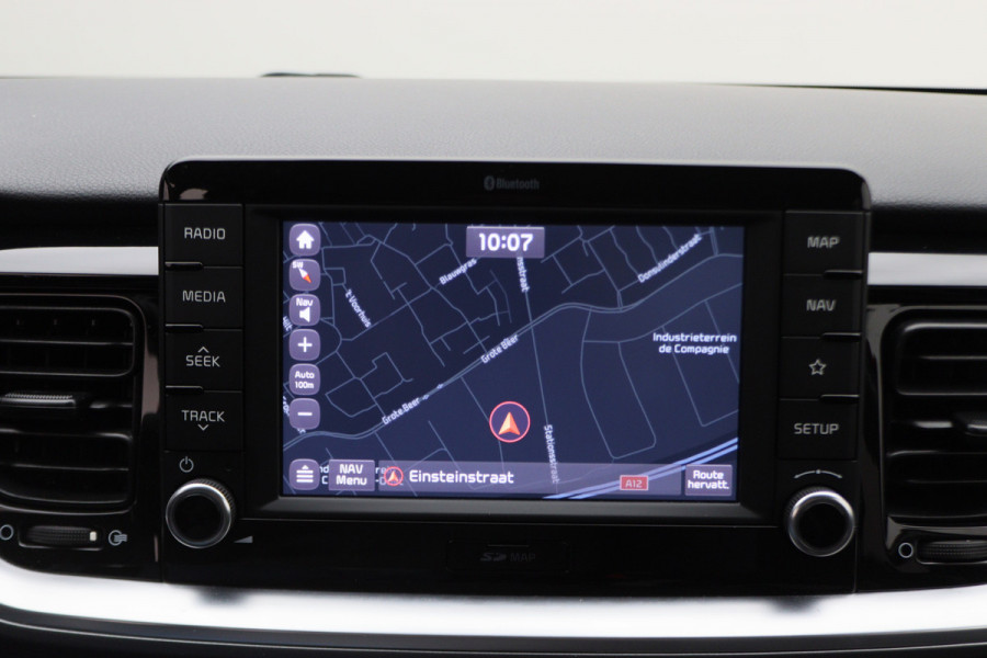 Kia Stonic 1.0 T-GDi Sports Edition Two-Tone, Camera, Apple Carplay, Cruise, PDC, Trekhaak, 17" Kia Stonic 1.0 T-GDi Sports Edition Two-Tone, Camera, Apple Carplay, Cruise, PDC, Trekhaak, 17"