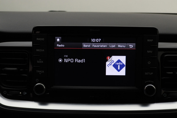 Kia Stonic 1.0 T-GDi Sports Edition Two-Tone, Camera, Apple Carplay, Cruise, PDC, Trekhaak, 17" Kia Stonic 1.0 T-GDi Sports Edition Two-Tone, Camera, Apple Carplay, Cruise, PDC, Trekhaak, 17"