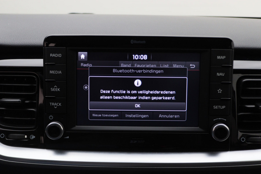 Kia Stonic 1.0 T-GDi Sports Edition Two-Tone, Camera, Apple Carplay, Cruise, PDC, Trekhaak, 17" Kia Stonic 1.0 T-GDi Sports Edition Two-Tone, Camera, Apple Carplay, Cruise, PDC, Trekhaak, 17"