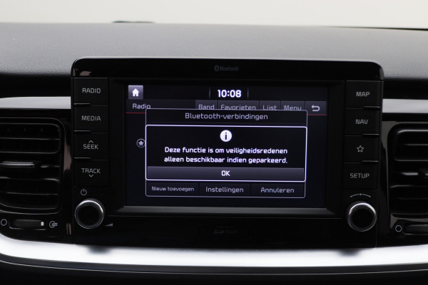 Kia Stonic 1.0 T-GDi Sports Edition Two-Tone, Camera, Apple Carplay, Cruise, PDC, Trekhaak, 17" Kia Stonic 1.0 T-GDi Sports Edition Two-Tone, Camera, Apple Carplay, Cruise, PDC, Trekhaak, 17"