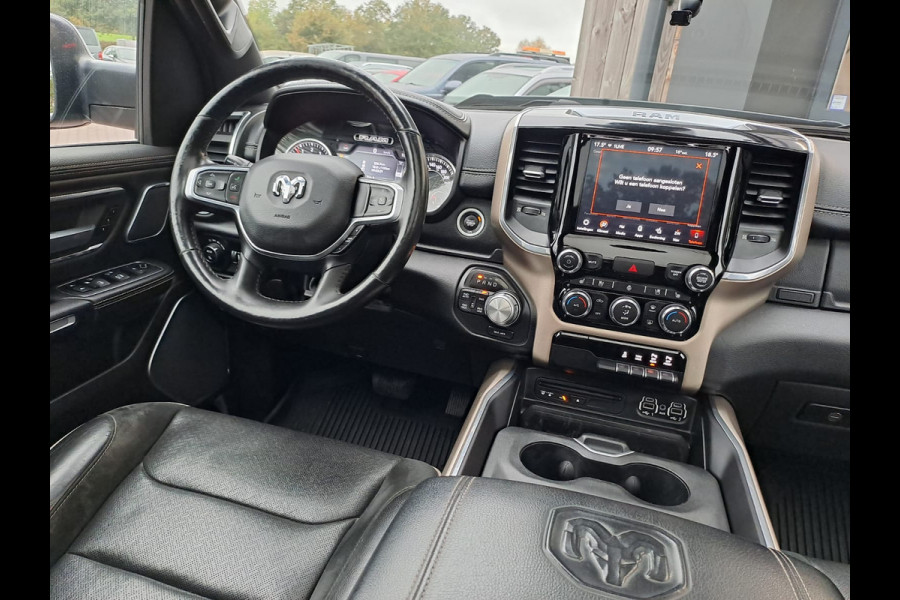 Dodge Ram 1500 5.7 V8 4x4 Crew Cab Laramie | Pano | Trekhaak | Leder | Stoelverwarming/ventilatie | Keyless | Camera | Sidesteps | Navi | Stuurverwarming |